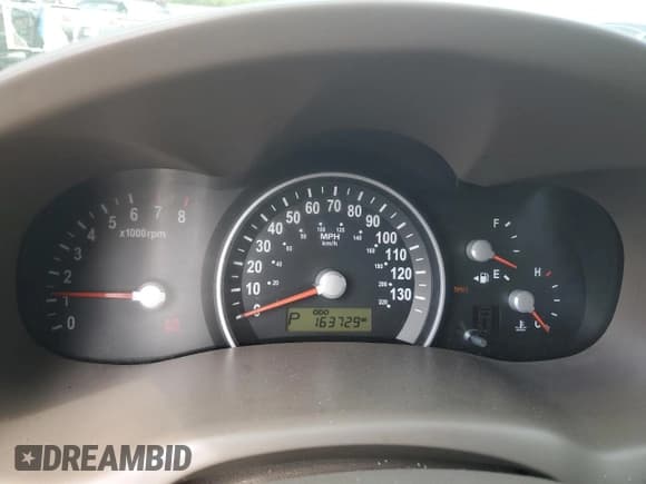 ✅ 2006 Kia Sedona LX • VIN: KNDMB233566031182 • Lot: 69612145. Listed on Copart with 163,729 mi. Free auction sales archive from the USA and detailed vehicle history report at DreamBid. Image 9.