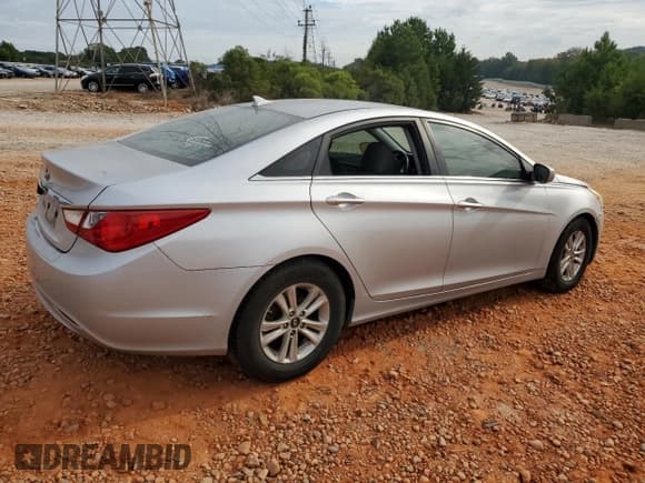 ✅ 2013 Hyundai Sonata GLS • VIN: 5NPEB4AC2DH562068 • Lot: 71308044. Listed on Copart with 246,832 mi. Free auction sales archive from the USA and detailed vehicle history report at DreamBid. Image 3.