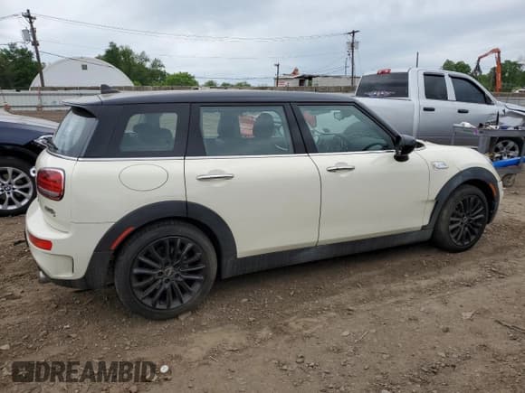 ✅ 2020 MINI Clubman Cooper S • VIN: WMWLV7C08L2L35662 • Lot: 53812294. Listed on Copart with 26,162 mi. Free auction sales archive from the USA and detailed vehicle history report at DreamBid. Image 3.
