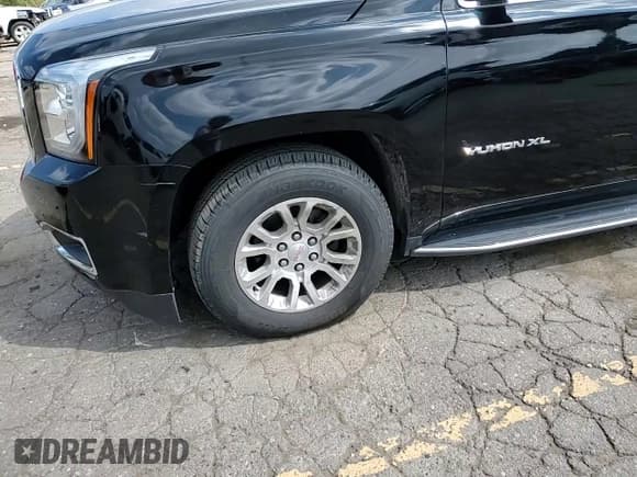 ✅ 2019 Cadillac Escalade Luxury • VIN: 1GYS4BKJ0KR247848 • Lot: 71047715. Wystawiony na Copart z przebiegiem 86 879 mil. Bezpłatny archiwum sprzedaży aukcyjnych z USA i szczegółowy raport historii pojazdu na DreamBid. Zdjęcie 15.
