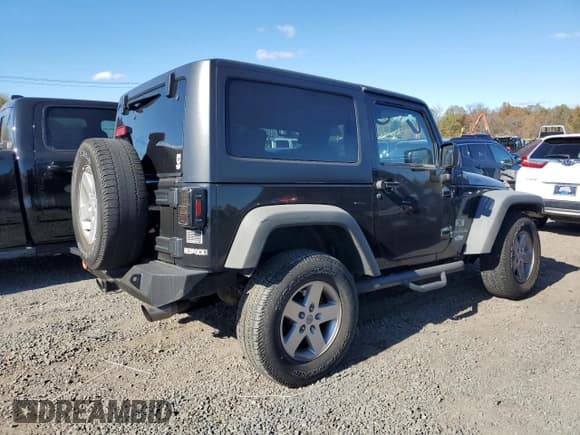 ✅ 2009 Jeep Wrangler X • VIN: 1J4FA24109L789584 • Lot: 82713155. Listed on Copart with 133,299 mi. Free auction sales archive from the USA and detailed vehicle history report at DreamBid. Image 3.