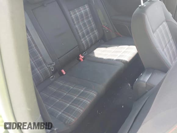 ✅ 2010 Volkswagen Golf GTI • VIN: WVWEV7AJ7AW348240 • Lot: 42310183. Listed on IAAI with 126,728 mi. Free auction sales archive from the USA and detailed vehicle history report at DreamBid. Image 8.