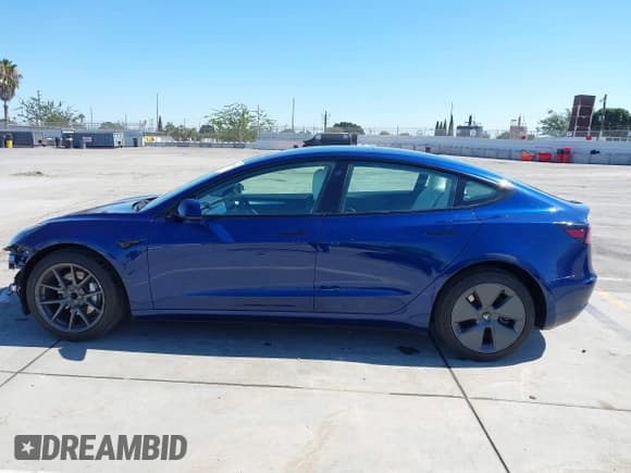 ✅ 2022 Tesla Model 3 • VIN: 5YJ3E1EA4NF373346 • Лот: 42895964. Опубликован ранее на IAAI с пробегом 11 734 миль. Бесплатный доступ к архиву аукционных продаж из США и подробный отчёт об истории автомобиля на DreamBid. Изображение 15.