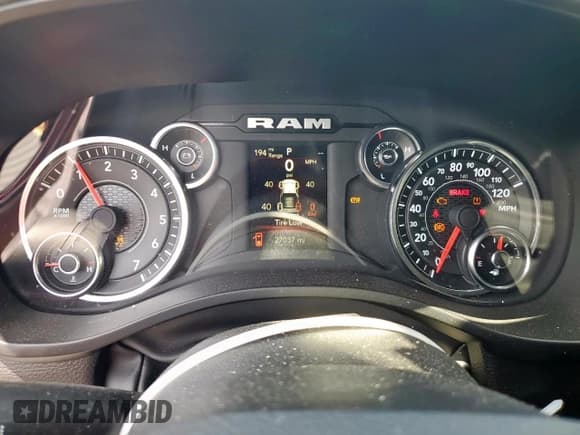 ✅ 2024 Ram 1500 Lone Star • VIN: 1C6SRFFTXRN173566 • Lot: 59882165. Listed on Copart with 27,037 mi. Free auction sales archive from the USA and detailed vehicle history report at DreamBid. Image 9.