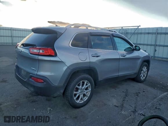 ✅ 2014 Jeep Cherokee Latitude • VIN: 1C4PJMCB3EW224531 • Lot: 94262385. Wystawiony na Copart z przebiegiem 141 553 mil. Bezpłatny archiwum sprzedaży aukcyjnych z USA i szczegółowy raport historii pojazdu na DreamBid. Zdjęcie 3.