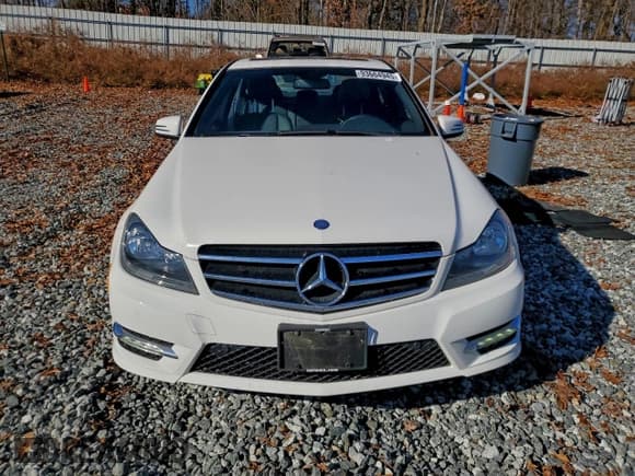 ✅ 2014 Mercedes-Benz C 300 Sport • VIN: WDDGF8AB1EA960057 • Lot: 93664945. Wystawiony na Copart z przebiegiem 43 099 mil. Bezpłatny archiwum sprzedaży aukcyjnych z USA i szczegółowy raport historii pojazdu na DreamBid. Zdjęcie 5.