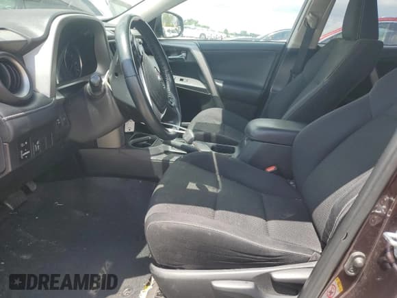 ✅ 2016 Toyota RAV4 XLE • VIN: 2T3RFREV9GW414642 • Lot: 55017505. Listed on Copart with 114,544 mi. Free auction sales archive from the USA and detailed vehicle history report at DreamBid. Image 7.