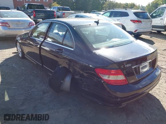 ✅ 2011 Mercedes-Benz C 300 Sport • VIN: WDDGF8BB3BR157844 • Лот: 43247978. Опубликован ранее на IAAI с пробегом 104 842 миль. Бесплатный доступ к архиву аукционных продаж из США и подробный отчёт об истории автомобиля на DreamBid. Изображение 3.