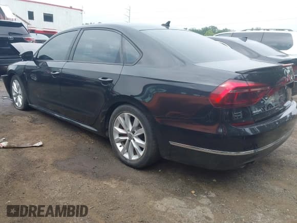 ✅ 2019 Volkswagen Passat Wolfsburg Edition • VIN: 1VWLA7A3XKC006947 • Lot: 42859960. Listed on IAAI with 93,587 mi. Free auction sales archive from the USA and detailed vehicle history report at DreamBid. Image 3.