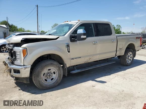 ✅ 2017 Ford F-250 Lariat • VIN: 1FT7W2BT5HED78331 • Lot: 55820365. Wystawiony na Copart z przebiegiem 151 323 mil. Bezpłatny archiwum sprzedaży aukcyjnych z USA i szczegółowy raport historii pojazdu na DreamBid. Zdjęcie 1.