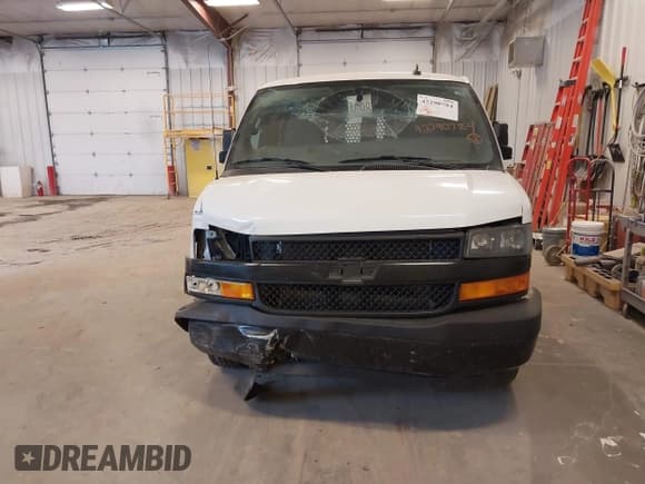✅ 2020 Chevrolet Express Cargo • VIN: 1GCZGGFG2L1269258 • Lot: 42290784. Listed on IAAI with 175,462 mi. Free auction sales archive from the USA and detailed vehicle history report at DreamBid. Image 13.