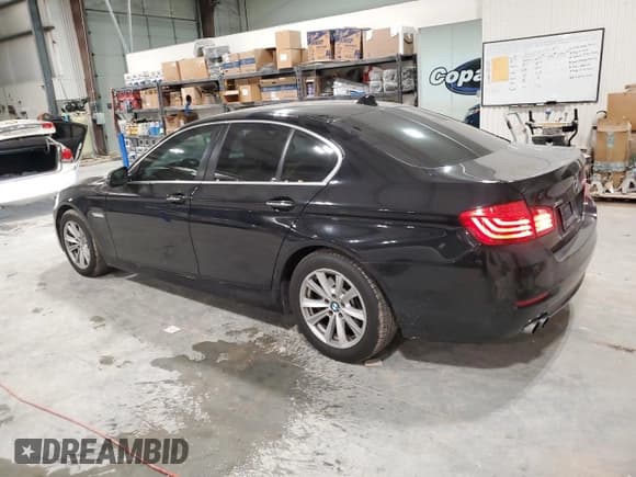 ✅ 2016 BMW 5 Series 528i xDrive • VIN: WBA5A7C5XGG149338 • Лот: 82724405. Опубликован ранее на Copart с пробегом 92 399 миль. Бесплатный доступ к архиву аукционных продаж из США и подробный отчёт об истории автомобиля на DreamBid. Изображение 2.