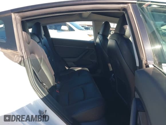 ✅ 2021 Tesla Model 3 Long Range • VIN: 5YJ3E1EB9MF085877 • Lot: 43682788. Wystawiony na IAAI z przebiegiem 57 887 mil. Bezpłatny archiwum sprzedaży aukcyjnych z USA i szczegółowy raport historii pojazdu na DreamBid. Zdjęcie 8.