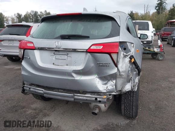 ✅ 2020 Honda HR-V Sport • VIN: 3CZRU6H11LM720740 • Lot: 43397776. Wystawiony na IAAI z przebiegiem 61 301 mil. Bezpłatny archiwum sprzedaży aukcyjnych z USA i szczegółowy raport historii pojazdu na DreamBid. Zdjęcie 6.