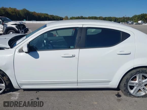 ✅ 2012 Dodge Avenger SXT • VIN: 1C3CDZCB8CN209193 • Лот: 43423972. Опубликован ранее на IAAI с пробегом 107 450 миль. Бесплатный доступ к архиву аукционных продаж из США и подробный отчёт об истории автомобиля на DreamBid. Изображение 15.