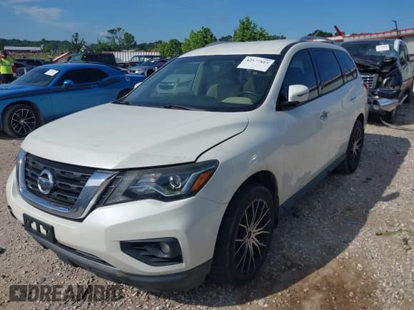 ✅ 2017 Nissan Pathfinder S • VIN: 5N1DR2MM9HC618696 • Lot: 42577815. Wystawiony na IAAI z przebiegiem 106 004 mil. Bezpłatny archiwum sprzedaży aukcyjnych z USA i szczegółowy raport historii pojazdu na DreamBid. Zdjęcie 6.