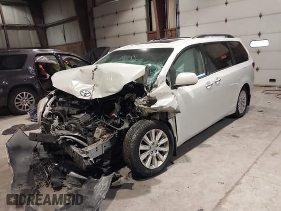 ✅ 2011 Toyota Sienna XLE • VIN: 5TDDK3DC8BS013015 • Lot: 41445174. Listed on IAAI with 127,109 mi. Free auction sales archive from the USA and detailed vehicle history report at DreamBid. Image 2.