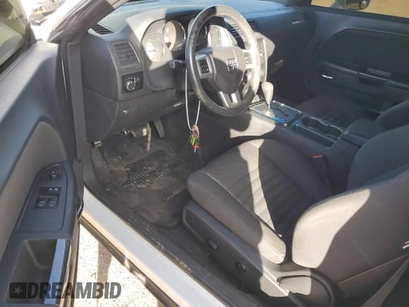 ✅ 2012 Dodge Challenger SXT • VIN: 2C3CDYAGXCH259773 • Lot: 80146984. Wystawiony na Copart z przebiegiem 50 971 mil. Bezpłatny archiwum sprzedaży aukcyjnych z USA i szczegółowy raport historii pojazdu na DreamBid. Zdjęcie 8.