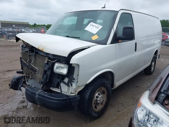 ✅ 2015 Chevrolet Express Cargo • VIN: 1GCWGFCF8F1259699 • Lot: 43047426. Wystawiony na IAAI z przebiegiem 354 630 mil. Bezpłatny archiwum sprzedaży aukcyjnych z USA i szczegółowy raport historii pojazdu na DreamBid. Zdjęcie 18.