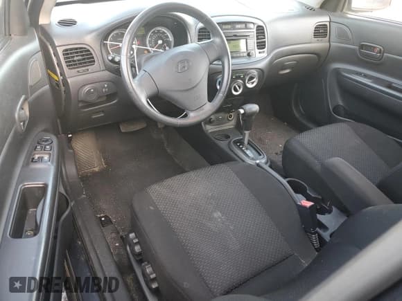 ✅ 2008 Hyundai Accent SE • VIN: KMHCN36C98U087222 • Лот: 48587895. Опубликован ранее на Copart с пробегом 77 446 миль. Бесплатный доступ к архиву аукционных продаж из США и подробный отчёт об истории автомобиля на DreamBid. Изображение 8.