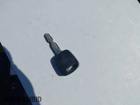 ✅ 1999 Ford Explorer XL • VIN: 1FMZU34X4XZA62751 • Lot: 42042089. Wystawiony na IAAI z przebiegiem 173 290 mil. Bezpłatny archiwum sprzedaży aukcyjnych z USA i szczegółowy raport historii pojazdu na DreamBid. Zdjęcie 11.