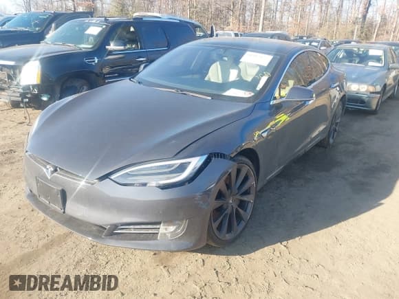 ✅ 2019 Tesla Model S 75D • VIN: 5YJSA1E2XKF331744 • Lot: 41483173. Listed on IAAI with Not provided. Free auction sales archive from the USA and detailed vehicle history report at DreamBid. Image 19.