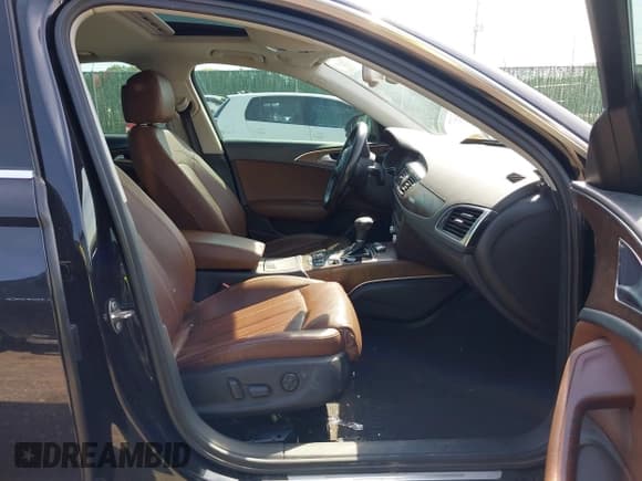 ✅ 2012 Audi A6 Premium • VIN: WAUBGAFC2CN006804 • Лот: 43088804. Опубликован ранее на IAAI с пробегом 143 782 миль. Бесплатный доступ к архиву аукционных продаж из США и подробный отчёт об истории автомобиля на DreamBid. Изображение 5.