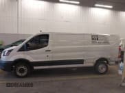 ✅ 2020 Ford Transit Cargo • VIN: 1FTBR1Y81LKA74678 • Lot: 41173381. Wystawiony na IAAI z przebiegiem 39 137 mil. Bezpłatny archiwum sprzedaży aukcyjnych z USA i szczegółowy raport historii pojazdu na DreamBid. Zdjęcie 15.