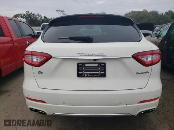 ✅ 2018 Maserati Levante GranLusso • VIN: ZN661XUL4JX305898 • Лот: 68661242. Опубликован ранее на Copart с пробегом 33 340 миль. Бесплатный доступ к архиву аукционных продаж из США и подробный отчёт об истории автомобиля на DreamBid. Изображение 6.