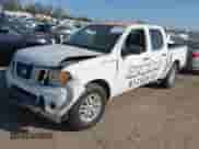 2014 Nissan Frontier Desert Runner z VIN 1N6AD0ER9EN763755, wystawiony jako IAAI lot #43352830 z przebiegiem 221 936 mil mil oraz . Historia ofert i sprzedaży dostępna na DreamBid. Obrazek 17.
