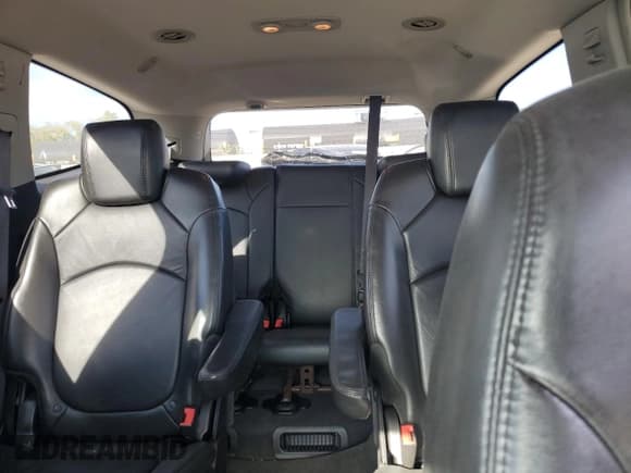 ✅ 2009 Chevrolet Traverse 2LT • VIN: 1GNER23D79S174713 • Lot: 72050574. Wystawiony na Copart z przebiegiem 169 476 mil. Bezpłatny archiwum sprzedaży aukcyjnych z USA i szczegółowy raport historii pojazdu na DreamBid. Zdjęcie 10.