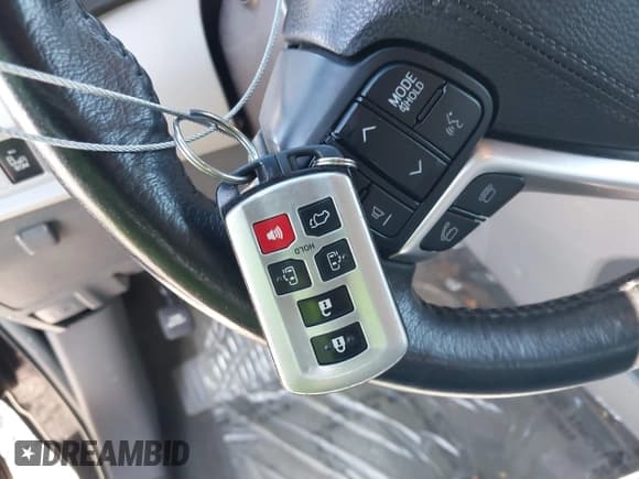 ✅ 2017 Toyota Sienna XLE • VIN: 5TDYZ3DC3HS771446 • Lot: 43309826. Listed on IAAI with 102,712 mi. Free auction sales archive from the USA and detailed vehicle history report at DreamBid. Image 11.