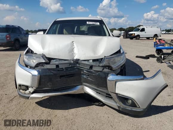 2017 Mitsubishi Outlander SE with VIN JA4AD3A33HZ067048, listed as a Copart auction lot 84731385 with 135,427 mi miles and Salvage title. Bid and sale history available at DreamBid. Image 5.