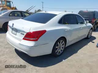 2013 Hyundai Equus Signature z VIN KMHGH4JH9DU059321, wystawiony jako IAAI lot #42974241 z przebiegiem 162 883 mil mil oraz . Historia ofert i sprzedaży dostępna na DreamBid. Obrazek 4.