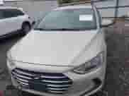 2017 Hyundai Elantra SE z VIN KMHD74LF9HU424538, wystawiony jako IAAI lot #43245779 z przebiegiem 136 683 mil mil oraz . Historia ofert i sprzedaży dostępna na DreamBid. Obrazek 12.