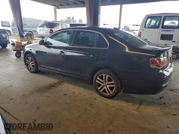 ✅ 2005 Volkswagen Jetta 2.5L • VIN: 3VWSG71K15M615252 • Lot: 95923875. Wystawiony na Copart z przebiegiem 116 120 mil. Bezpłatny archiwum sprzedaży aukcyjnych z USA i szczegółowy raport historii pojazdu na DreamBid. Zdjęcie 2.