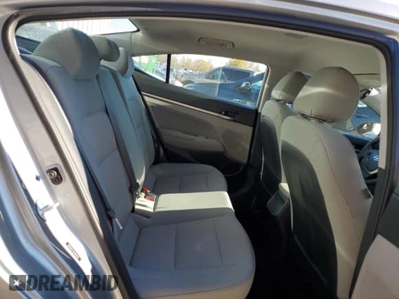 ✅ 2017 Hyundai Elantra Value Edition • VIN: 5NPD84LF3HH065294 • Лот: 89825205. Опубликован ранее на Copart с пробегом 83 372 миль. Бесплатный доступ к архиву аукционных продаж из США и подробный отчёт об истории автомобиля на DreamBid. Изображение 10.