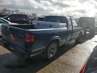 ✅ 1998 Chevrolet S-10 LS • VIN: 1GCCS19XXW8237764 • Лот: 84794834. Опубликован ранее на Copart с пробегом 70 387 миль. Бесплатный доступ к архиву аукционных продаж из США и подробный отчёт об истории автомобиля на DreamBid. Изображение 3.