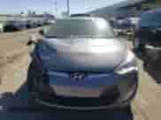 2017 Hyundai Veloster z VIN KMHTC6AD8HU318439, wystawiony jako Copart lot #43322083 z przebiegiem 64 664 mil mil oraz . Historia ofert i sprzedaży dostępna na DreamBid. Obrazek 5.