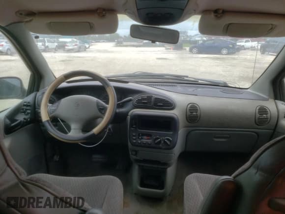 ✅ 2000 Dodge Caravan SE • VIN: 1B4GP44GXYB639573 • Lot: 71392205. Listed on Copart with 50,808 mi. Free auction sales archive from the USA and detailed vehicle history report at DreamBid. Image 8.