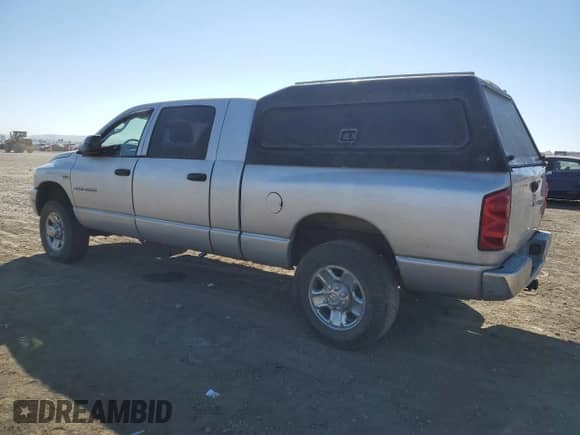 2007 Dodge 1500 SLT z VIN 3D7KS19D07G731926, wystawiony jako Copart lot #72220424 z przebiegiem 208 968 mil mil oraz Szkoda całkowita • Salvage title. Historia ofert i sprzedaży dostępna na DreamBid. Obrazek 2.