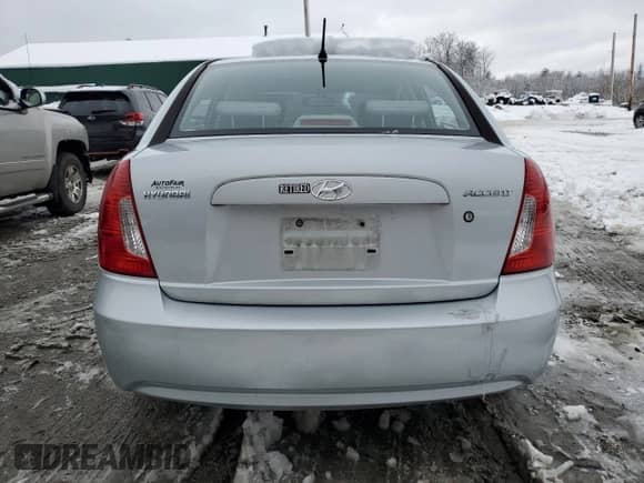 2008 Hyundai Accent GLS z VIN KMHCN46C68U182357, wystawiony jako Copart lot #40635904 z przebiegiem 54 920 mil mil oraz Czysty tytuł • Clean title. Historia ofert i sprzedaży dostępna na DreamBid. Obrazek 6.