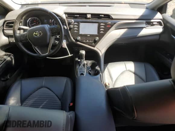 2020 Toyota Camry SE with VIN 4T1G11BK4LU013780, listed as a Copart auction lot 70842325 with 59,635 mi miles and Salvage title. Bid and sale history available at DreamBid. Image 8.