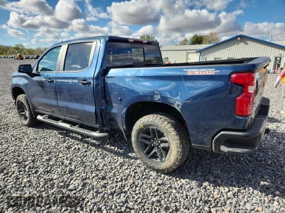 ✅ 2019 Chevrolet Silverado 1500 LT Trail Boss • VIN: 1GCPYFED2KZ400422 • Lot: 89499205. Wystawiony na Copart z przebiegiem 62 336 mil. Bezpłatny archiwum sprzedaży aukcyjnych z USA i szczegółowy raport historii pojazdu na DreamBid. Zdjęcie 2.