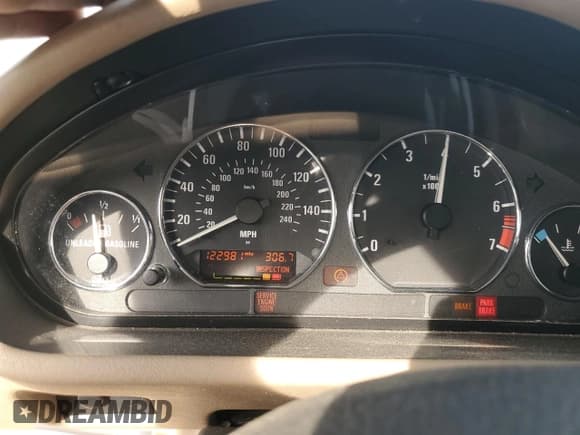 ✅ 2001 BMW Z3 2.5 • VIN: WBACN33421LK49587 • Lot: 77477174. Listed on Copart with 122,981 mi. Free auction sales archive from the USA and detailed vehicle history report at DreamBid. Image 9.