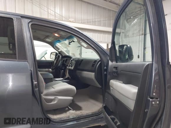 ✅ 2009 Toyota Tundra • VIN: 5TFBT54119X014624 • Lot: 42930687. Listed on IAAI with 136,213 mi. Free auction sales archive from the USA and detailed vehicle history report at DreamBid. Image 5.