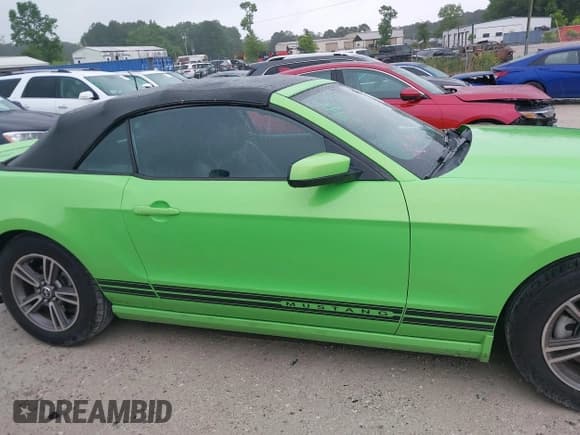 ✅ 2013 Ford Mustang V6 • VIN: 1ZVBP8EM8D5236545 • Lot: 42440240. Listed on IAAI with 159,380 mi. Free auction sales archive from the USA and detailed vehicle history report at DreamBid. Image 13.