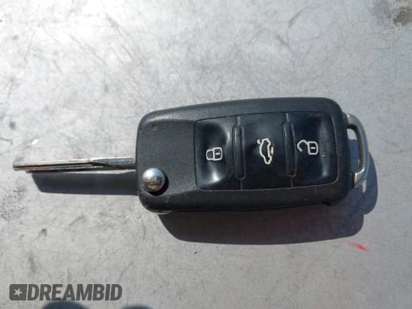 ✅ 2010 Volkswagen Golf GTI • VIN: WVWEV7AJ7AW197254 • Lot: 42410856. Listed on IAAI with 309,371 mi. Free auction sales archive from the USA and detailed vehicle history report at DreamBid. Image 11.