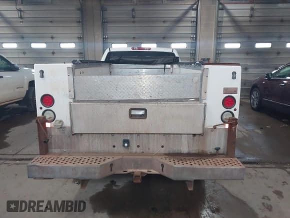 ✅ 2008 Chevrolet Silverado 2500HD 1LT • VIN: 1GCHK29K98E181238 • Lot: 41468155. Wystawiony na IAAI z przebiegiem 218 406 mil. Bezpłatny archiwum sprzedaży aukcyjnych z USA i szczegółowy raport historii pojazdu na DreamBid. Zdjęcie 16.