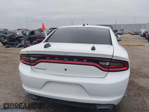 ✅ 2019 Dodge Charger Police • VIN: 2C3CDXAT3KH582875 • Lot: 41329710. Wystawiony na IAAI z przebiegiem 85 339 mil. Bezpłatny archiwum sprzedaży aukcyjnych z USA i szczegółowy raport historii pojazdu na DreamBid. Zdjęcie 16.